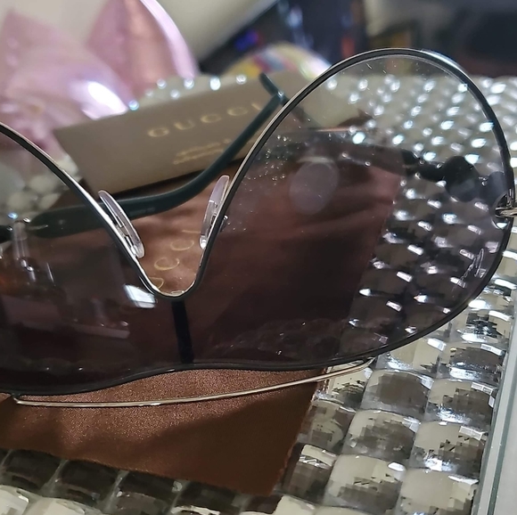 😎Gucci sunglasses💯💘 - Picture 2 of 5